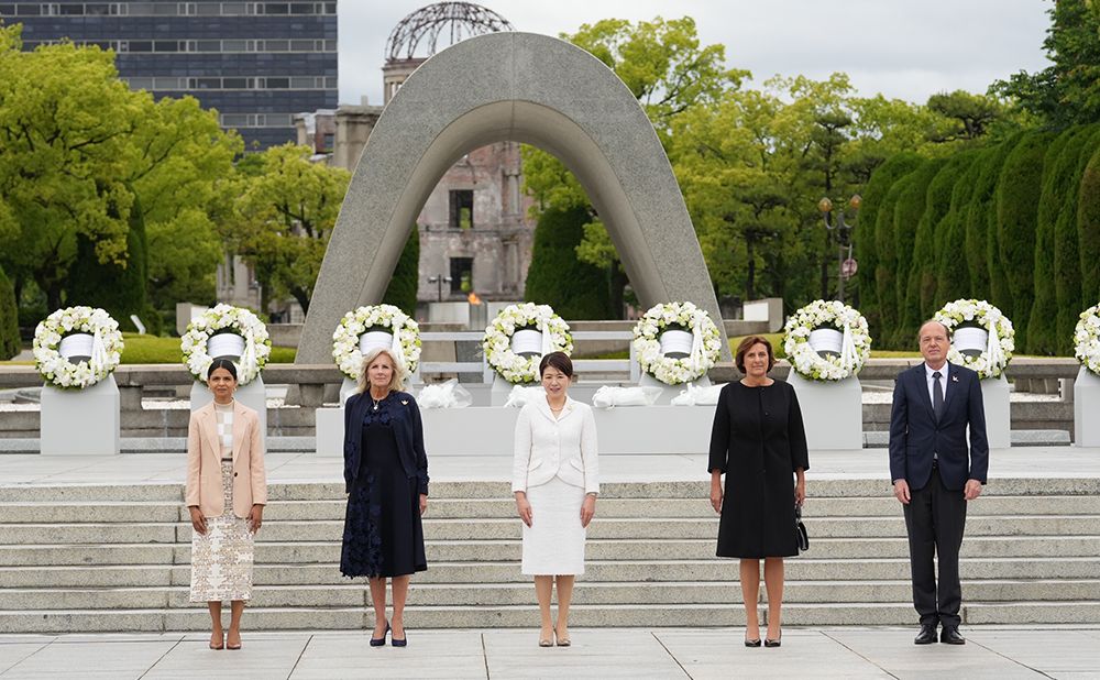 G7 Partners’ Program members pose for photos at the Hiroshima Peace Memorial Park.