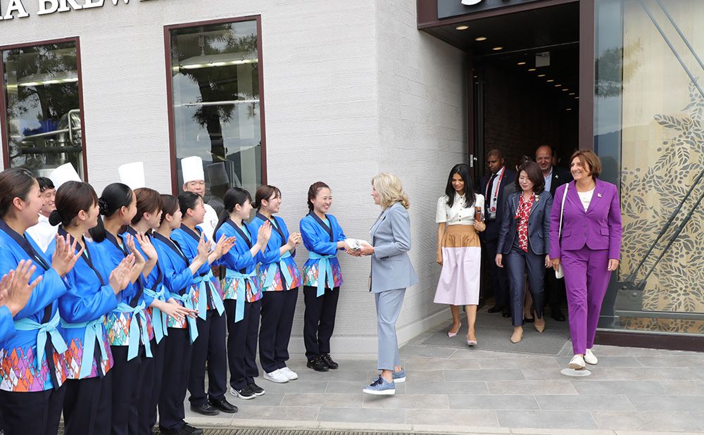 Luncheon hosted by Mrs. Yuko, Prime Minister's wife3