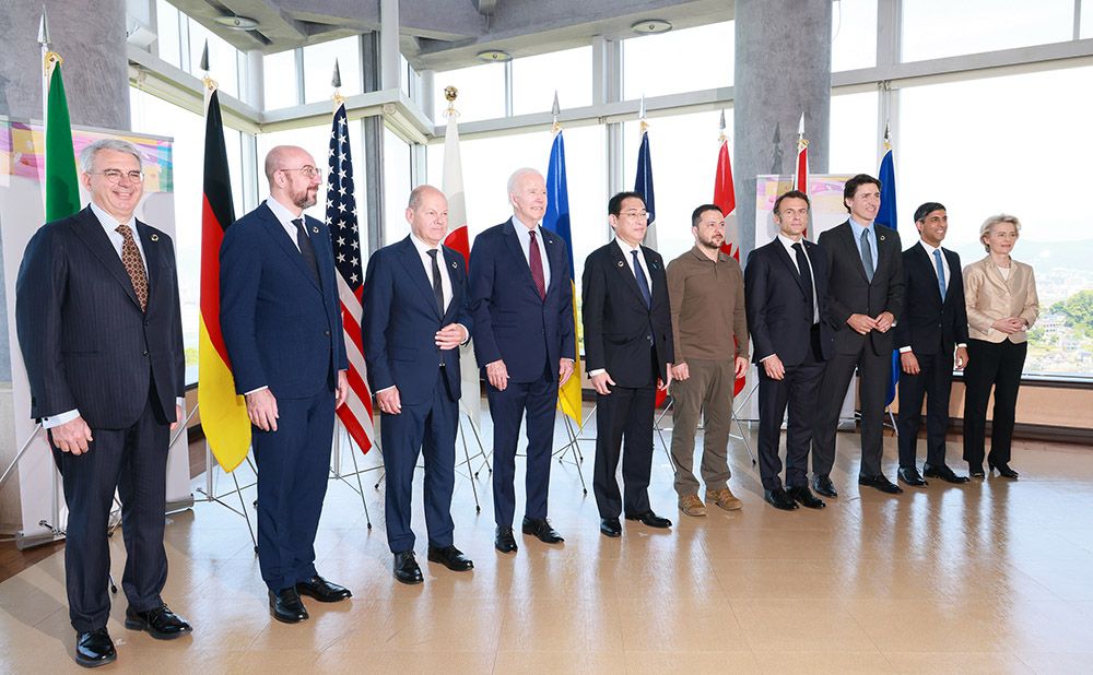 The G7 leaders and Ukraine’s President Zelenskyy during Session 8②