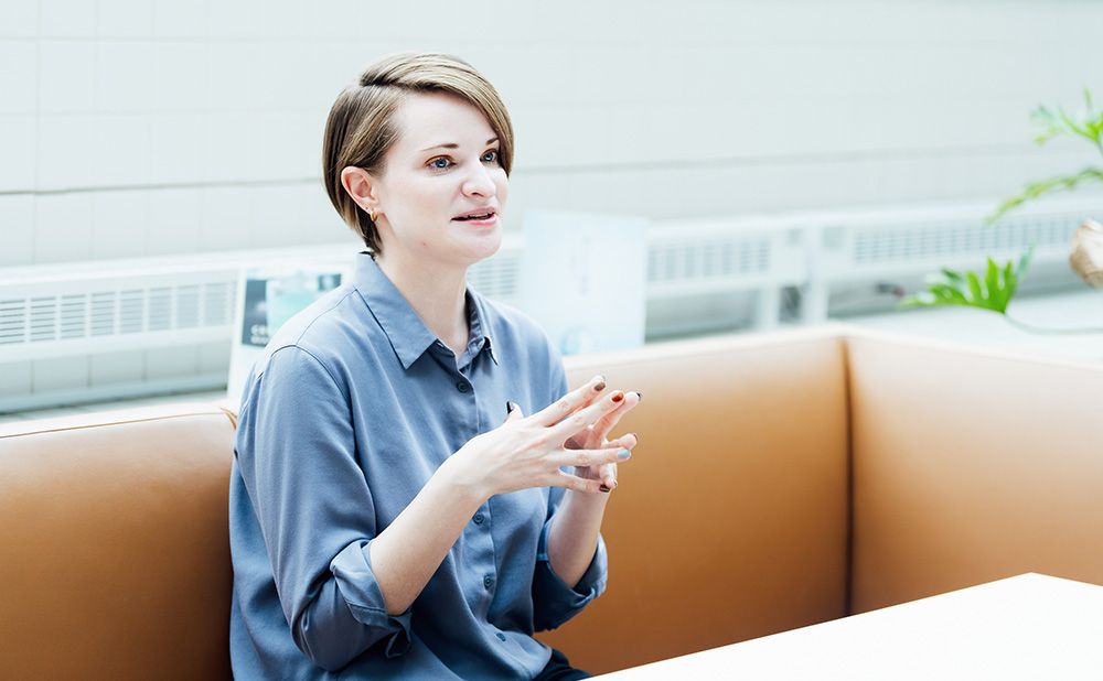 Rachel responding to an interview with gestures